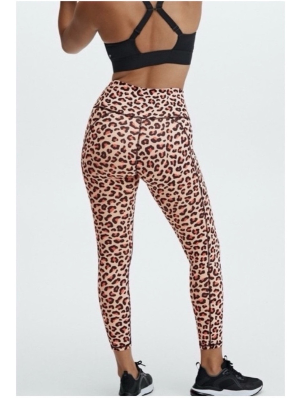 NWT Fabletics Mila High Waisted Pocket Capri Size Large